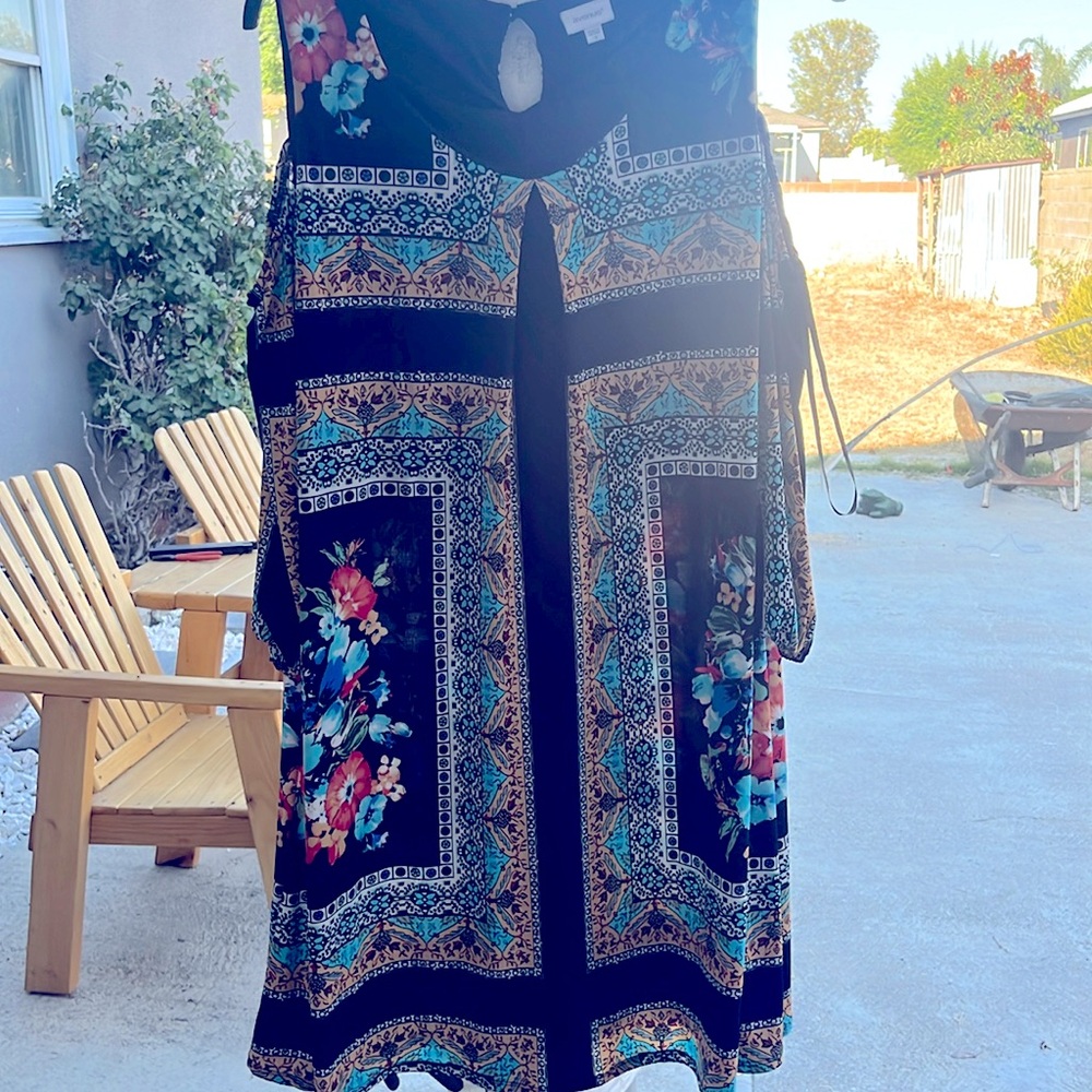 Black and multi color.